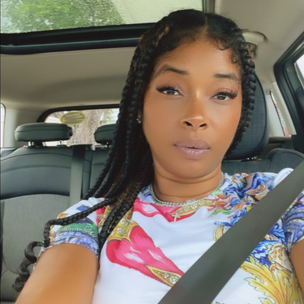 Meet your Posher, Holly